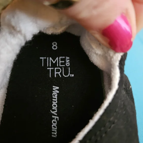 Shoes - Picture 2 of 2